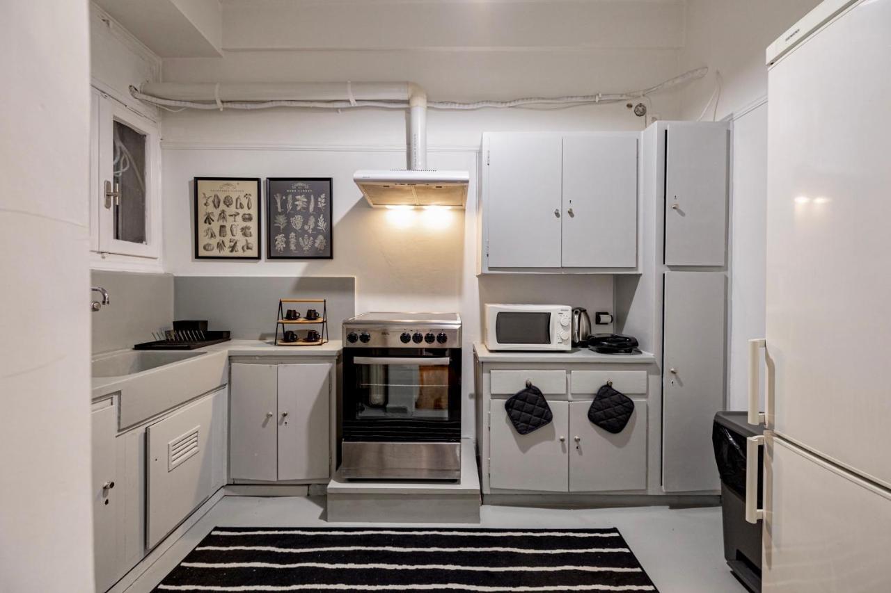 Cozy Apartment In Kolonaki Athens - Sleeps 5 Bagian luar foto
