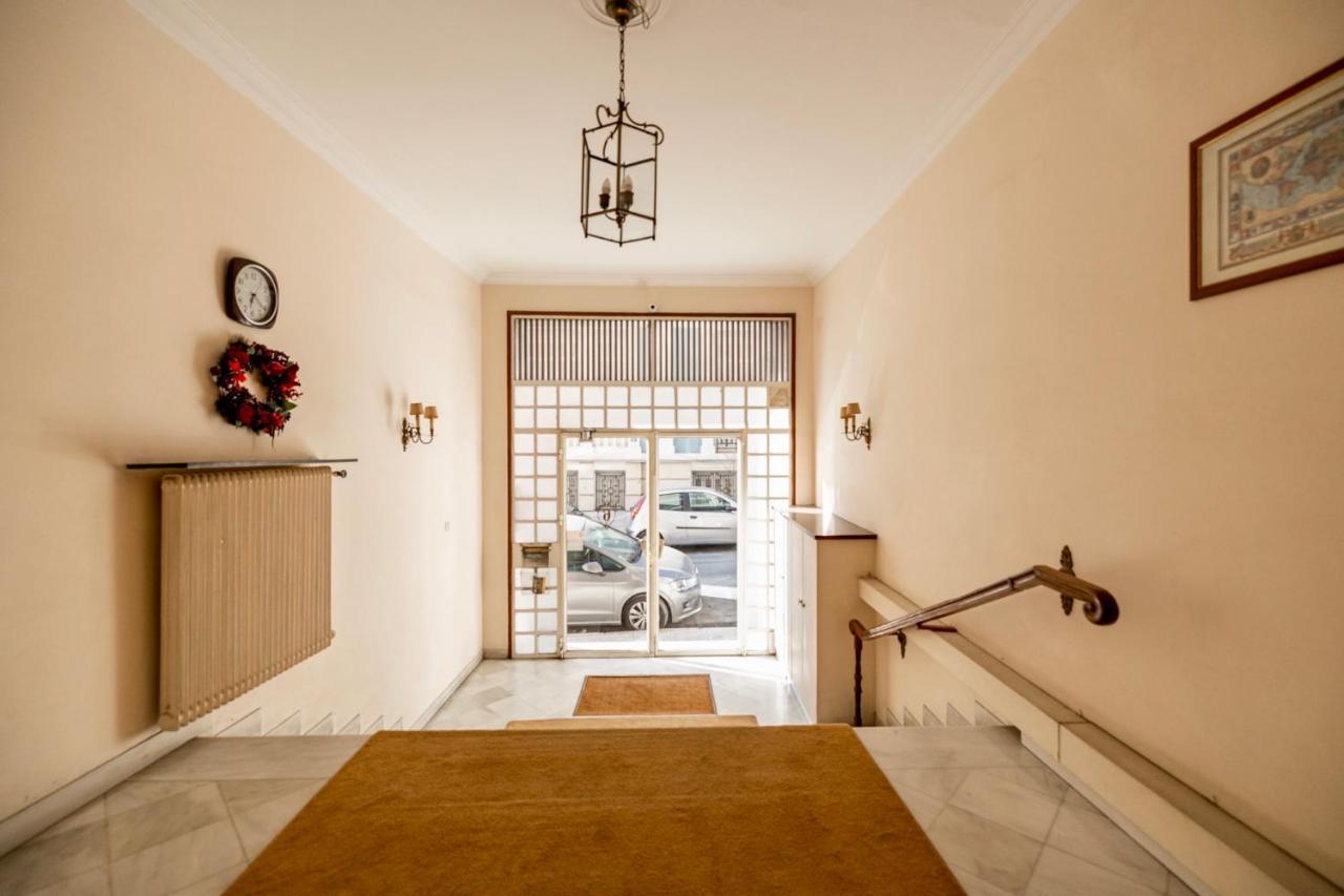 Cozy Apartment In Kolonaki Athens - Sleeps 5 Bagian luar foto